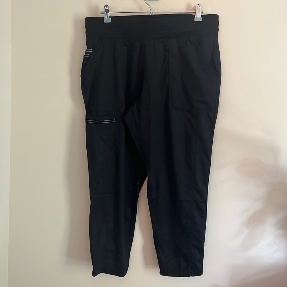 NWOT BOTTOM ONLY Cherokee Revolution Jogger Scrub Pants